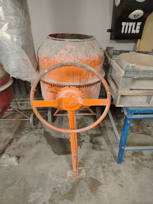 Продам бетона мешалку