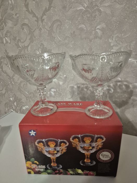 Продам стеклянные вазы