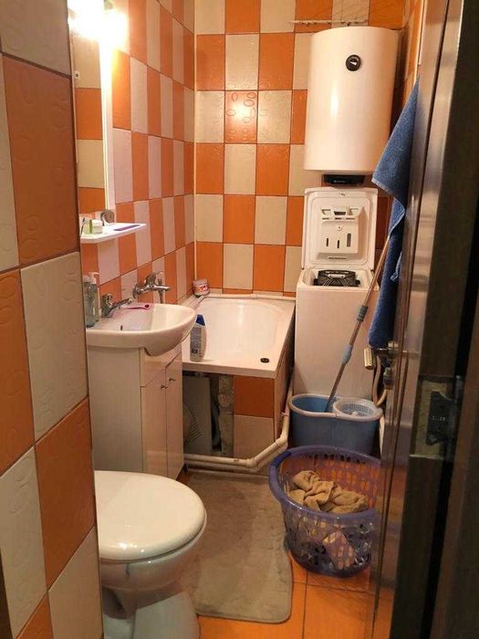 inchiriez apartament doua camere numai pentru elevi la scoala