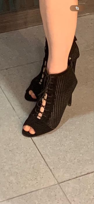 Продаю женскую обувь