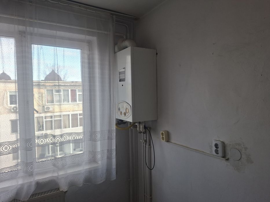 Vând apartament 2 camere semidecomandat