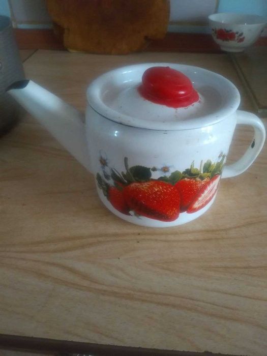 Сахарницв и завврной чайник