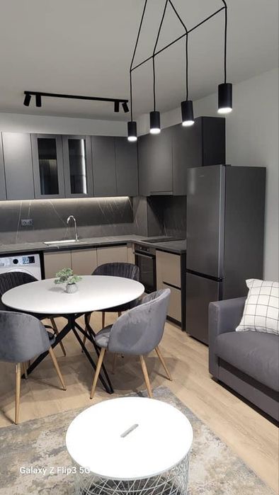 Дава се под наем Двустаен апартамент в Пловдив, Център - 60 кв.м за 588.03 € - Снимка #1