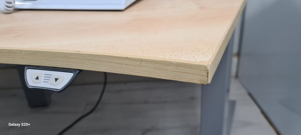 Немско бюро електрическо регулируем обзавеждане