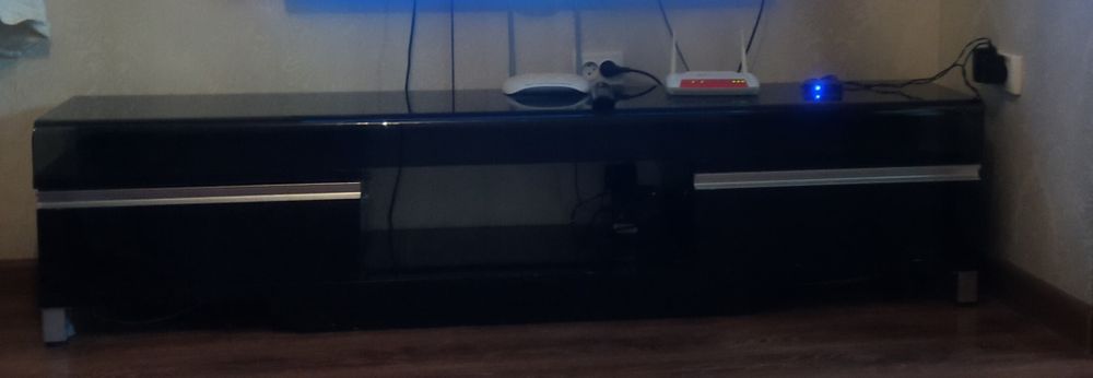 Продам подставку под телевизор.