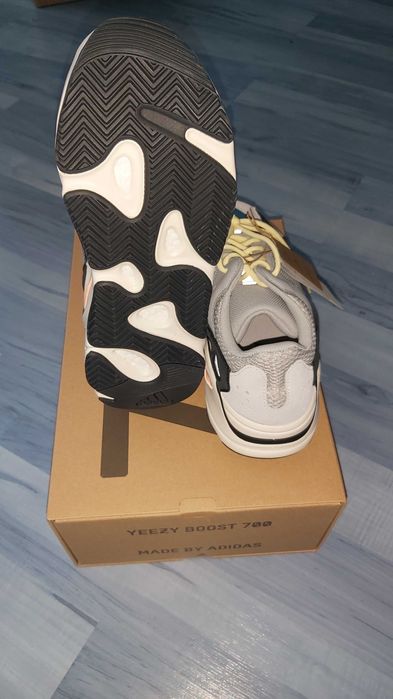 Adidas Yeezy Boost 700 Wave Runner