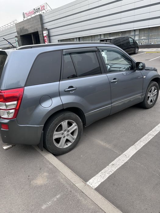 Продаю машину Suzuki Grand Vitara