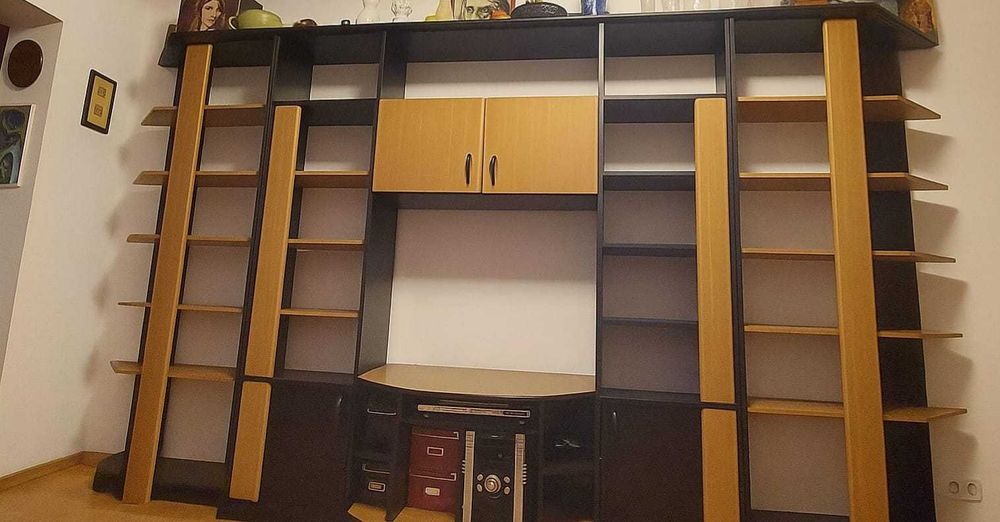 Vand bibilioteca sufragerie