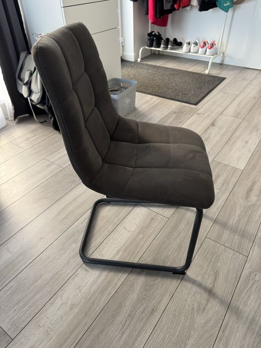 Scaun tapitat gri inchis