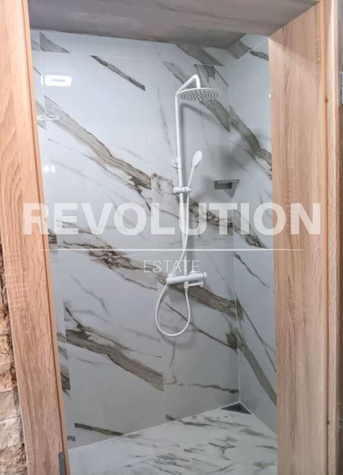 Дава се под наем Тристаен апартамент в Варна, Бриз - 120 кв.м за 900 € - Снимка #5