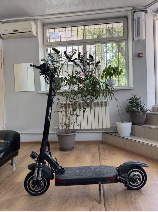 Срочно продам самокат Joyor