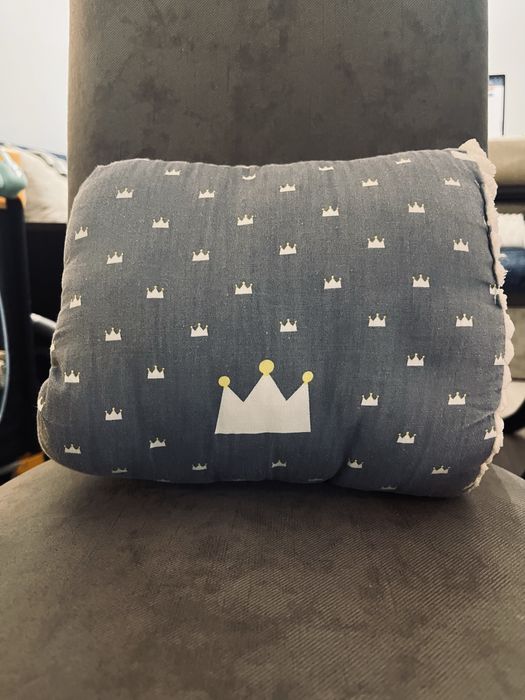 Възглавница за кърмене .