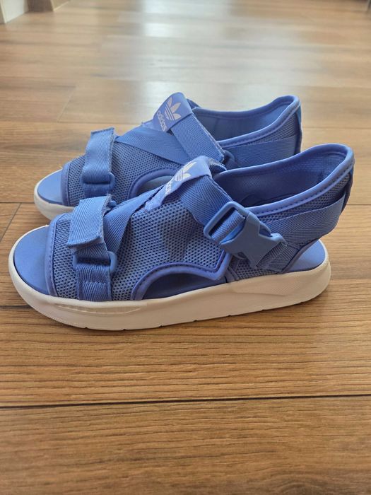 Сандали Adidas за момче 34 номер