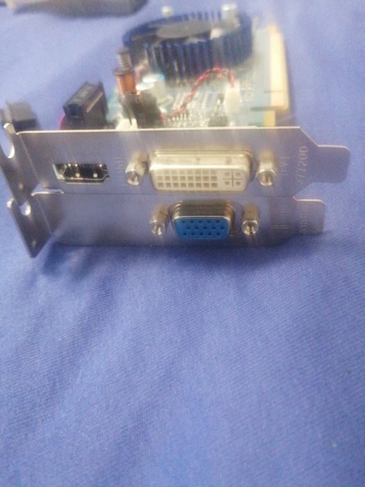 Vând placa video GF 9300GE
