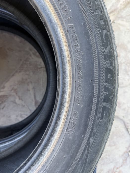 Шины 215 60 R16 продается 2 шт