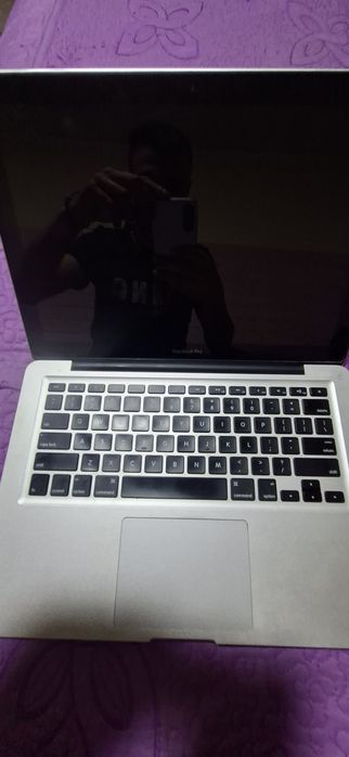 Vând sau Schimb Macbook Pro