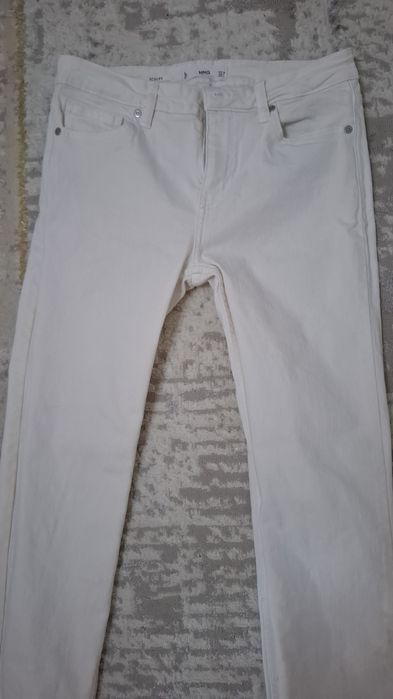 Продам джинсы бренда Манго