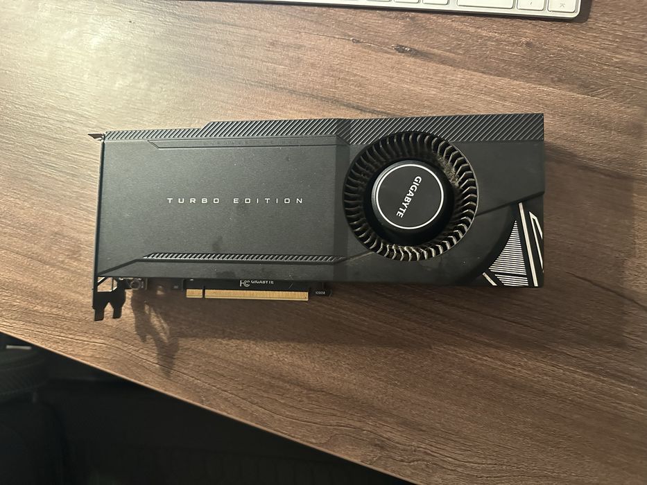 RTX 3090 24 GB Gigabite Turbo