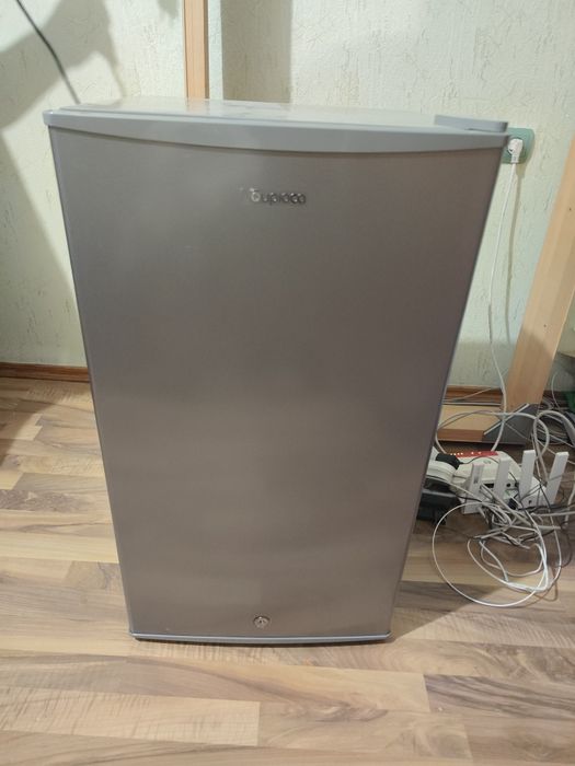 Холодильник Бирюса М90