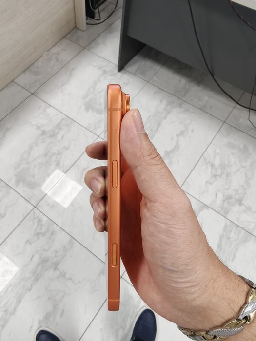 iPhone 17 promax orange