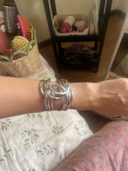 Продаю браслет, очень стильный