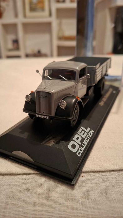 Opel Bitter + Opel Blitz 1:43
