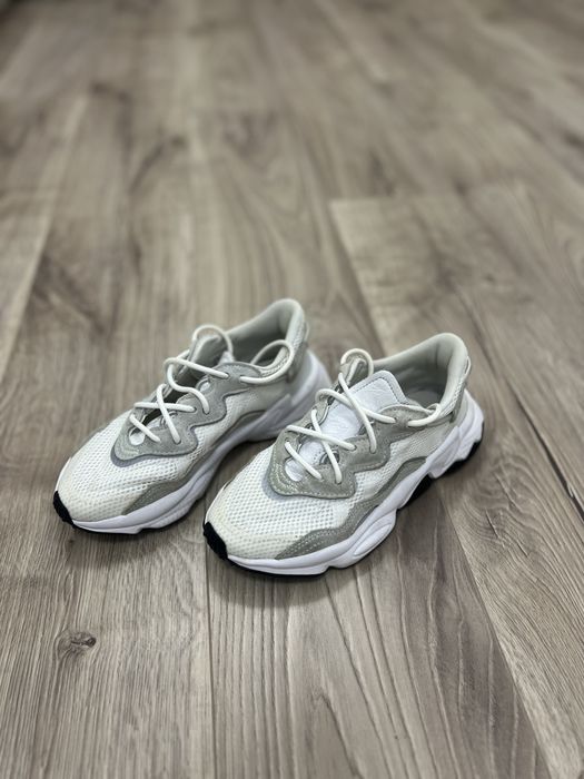 Adidas Ozweego albi