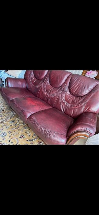 Диван экокожа в нормальном состоянии