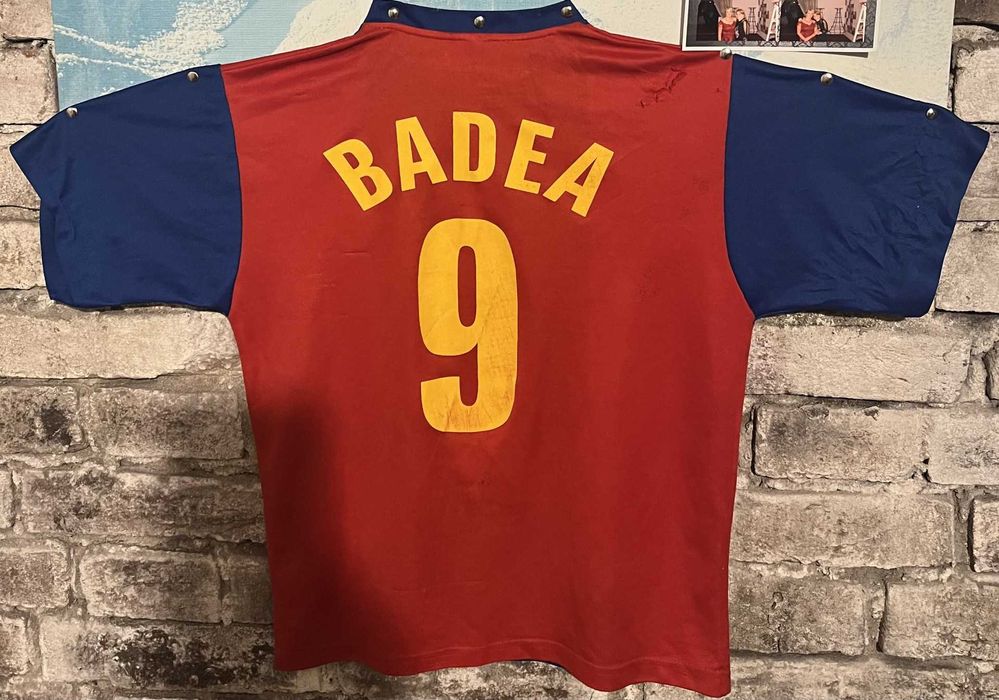 Tricou personalizat de culoare rosu albastru