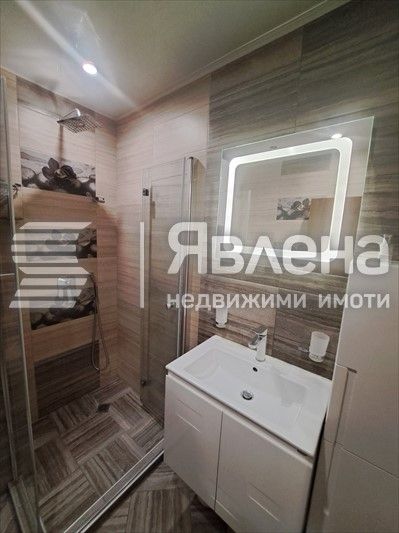 Дава се под наем Тристаен апартамент в Варна, Левски - 100 кв.м за 818 € - Снимка #7