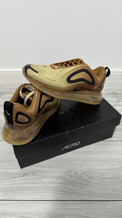 Adidasi Nike Air Max 720 Aurii Originali