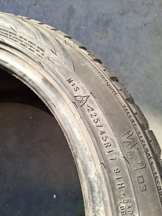 1 Anvelope M+S   225 45 r17 Nokian