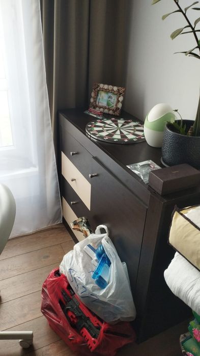 Продам шифоньер с антресолью и комод ,