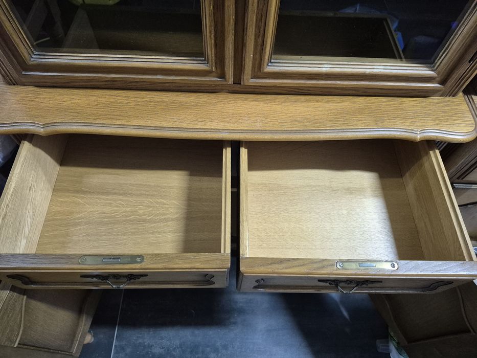 Vitrine lemn masiv inspirație Rococo