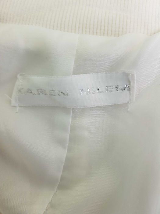 Бяло дамско палто