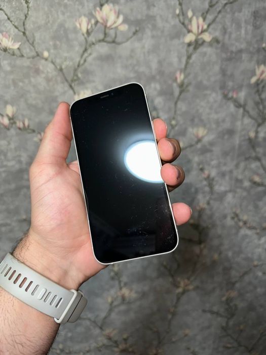 Apple iPhone 12 64ГБ White