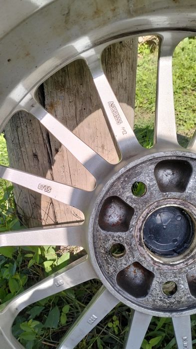 Jante aliaj sânt pentru Volkswagen Passat, Skoda  pe 18.