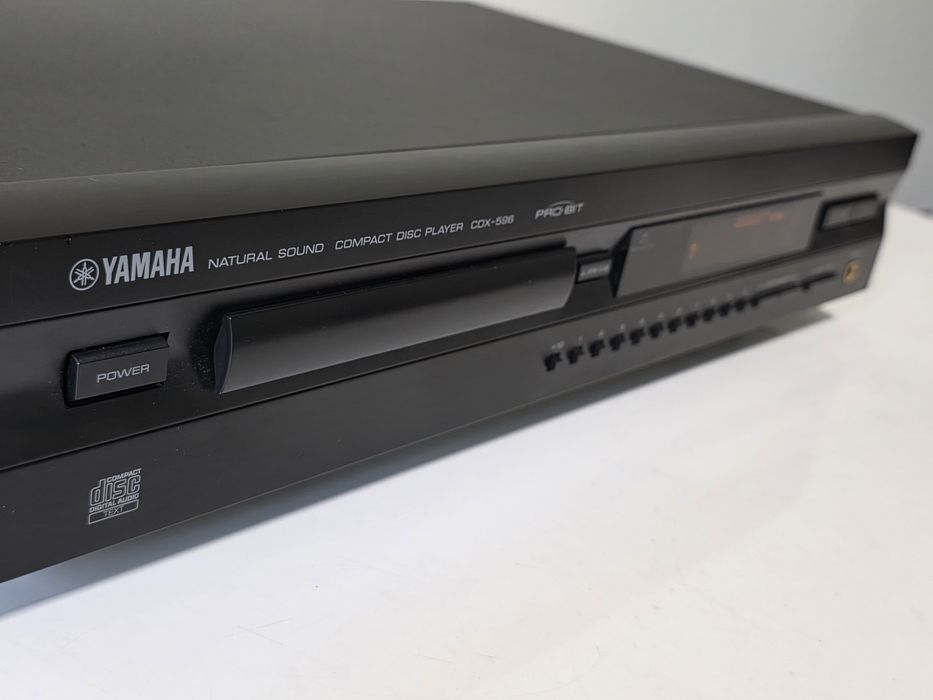 CD плейър Yamaha CDX-596