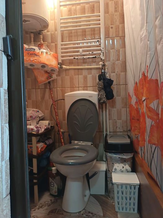 Vând garsonieră  in zona artego