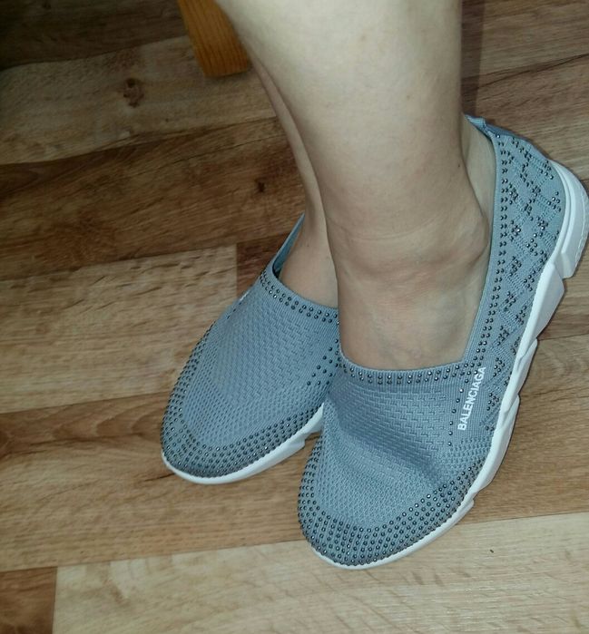 кроссовки  39 рр