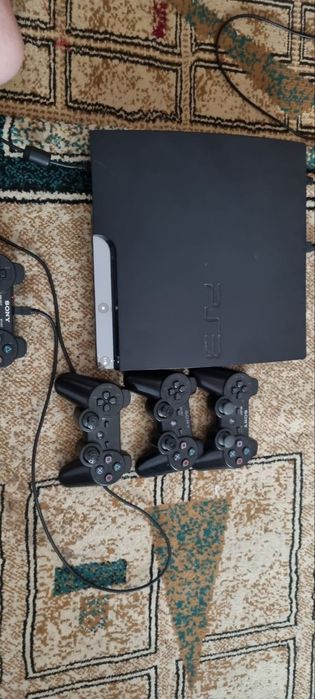Ps3 Playstation 3 Yaxshi xolatda aybi yoq umuman 4 ta pulti bilan