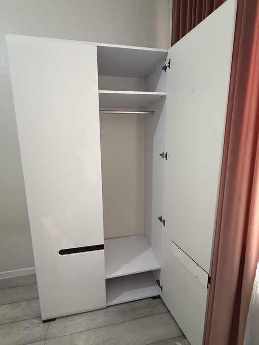 Продам спальный гарнитур