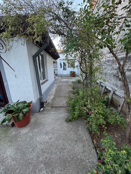 Casa de vanzare 290 mp . Zona Cioceanu