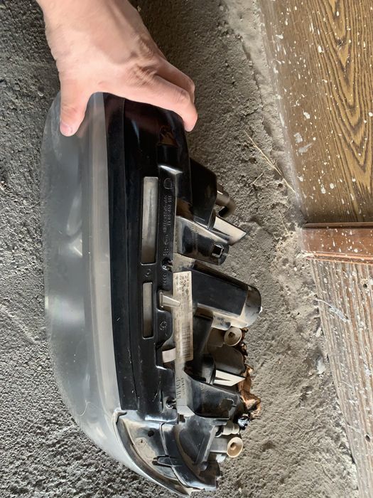 Фара на BMW 730 лонг 2005 года