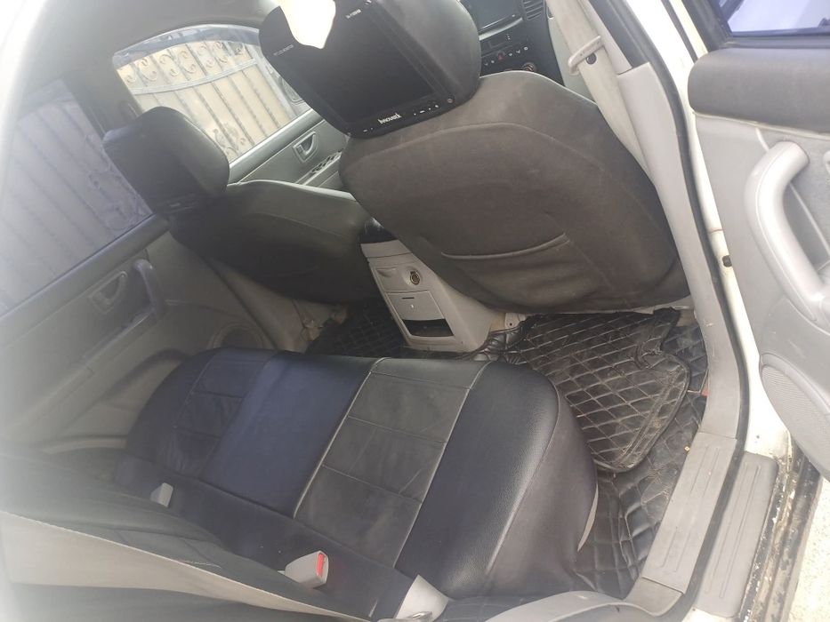 Kia sorento 2.5 disel.4x4 4x2 stare buna fara fiscal 1400euro schimb