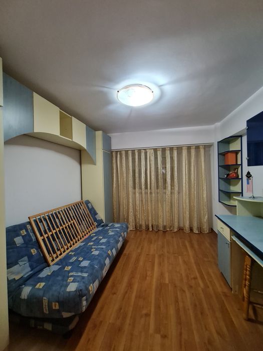 Vând 3camere etaj2 stradal icfrimu