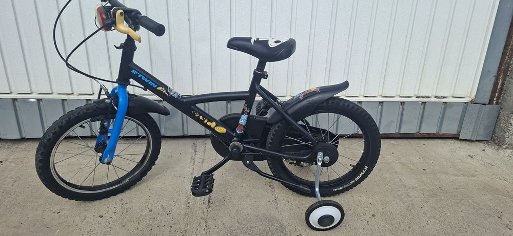 Bicicleta Btwin 16" pentru copii 4-7 ani.