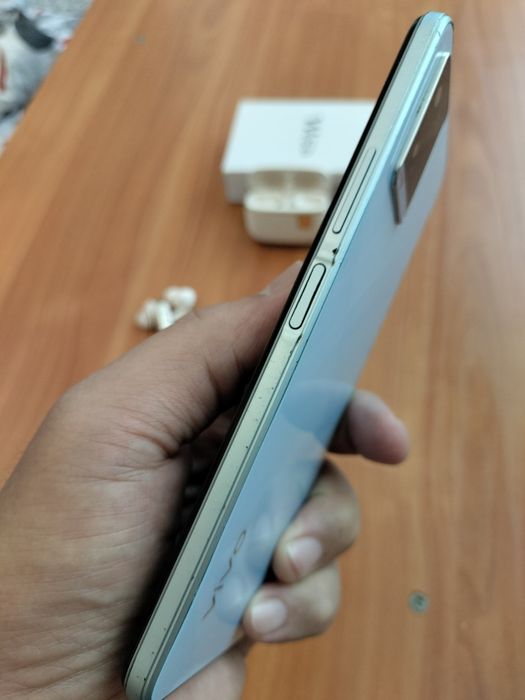 Vivo Y21..+науш.