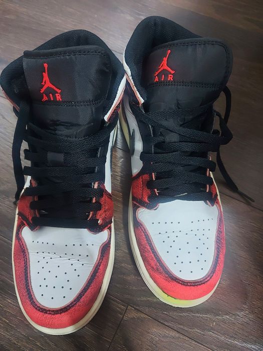 Air Jordan 1 Mid SE Wear-Away Chicago