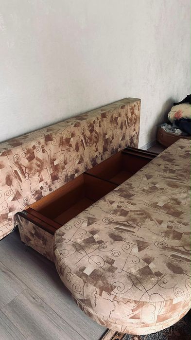 Диван с пуфом отдам срочно!